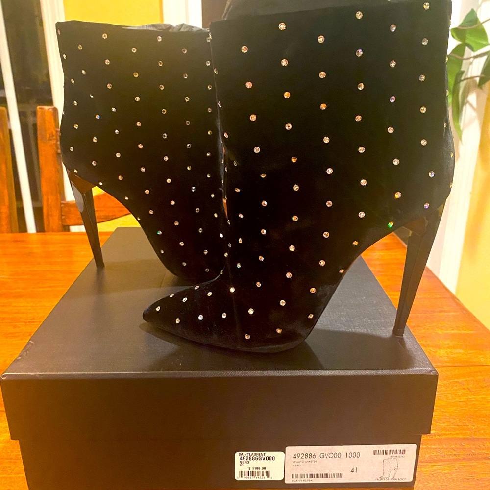 Saint Laurent Freja 105 Ankle Boot In Black Velvet size 41
